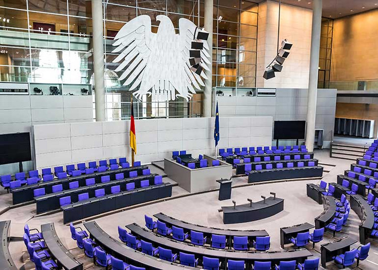 Blick in den Plenarsaal des Deutschen Bundestages. 