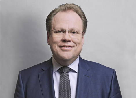 Dr. Stephan Zitzelsberger Dr. Stephan Zitzelsberger