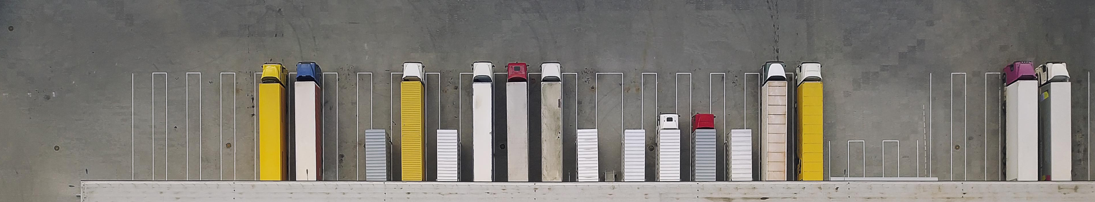 Loading points with several lorries.