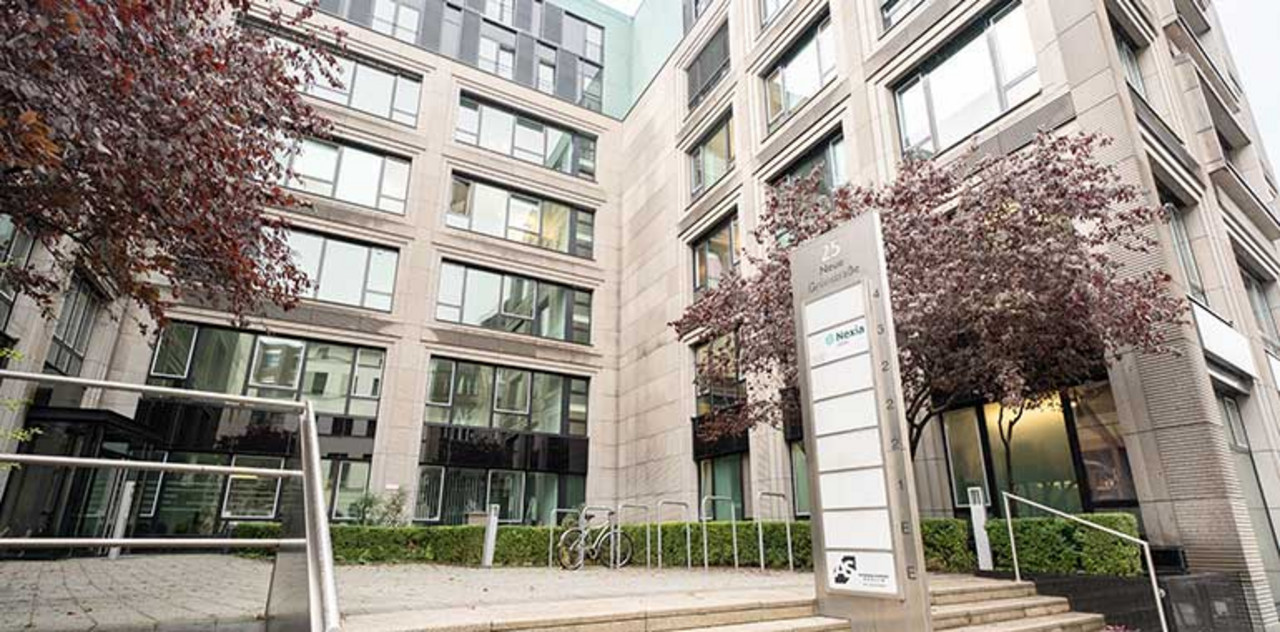 Außenansicht des Bürogebäudes von Nexia in Berlin.