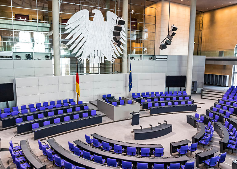 Blick in den Plenarsaal des Deutschen Bundestages. 